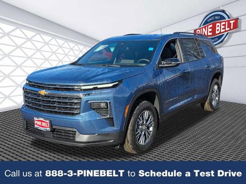 2025 Chevrolet Traverse LT