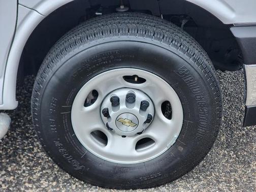 2024 Chevrolet Express 2500 RWD 2500 Regular Wheelbase WT
