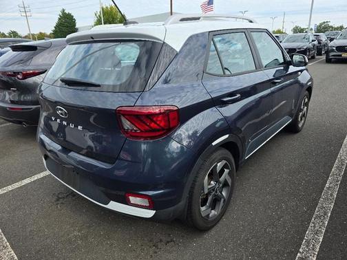 2023 Hyundai VENUE Limited