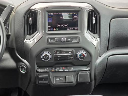 2025 Chevrolet Silverado 3500 WT