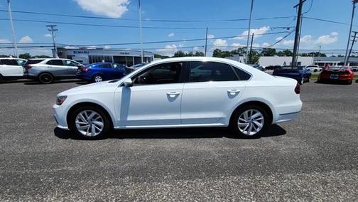 2018 Volkswagen Passat 2.0T SE