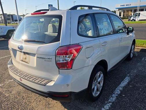 2016 Subaru Forester 2.5i