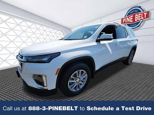 2022 Chevrolet Traverse LT Cloth