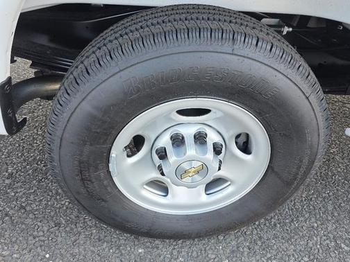2025 Chevrolet Express 2500 RWD 2500 Regular Wheelbase WT