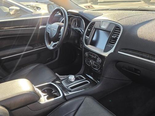 2019 Chrysler 300 Limited