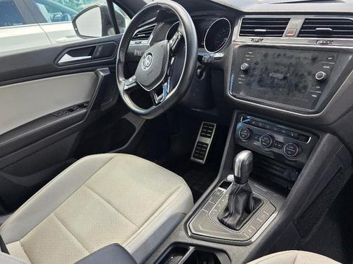 2021 Volkswagen Tiguan 2.0T SE R-Line Black