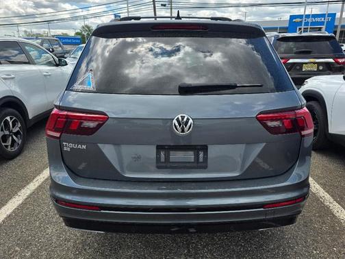2021 Volkswagen Tiguan 2.0T SE R-Line Black
