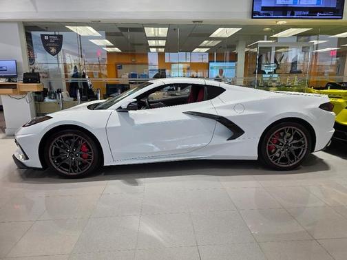 2025 Chevrolet Corvette Stingray w/2LT