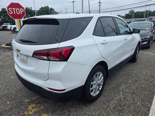 2022 Chevrolet Equinox LS