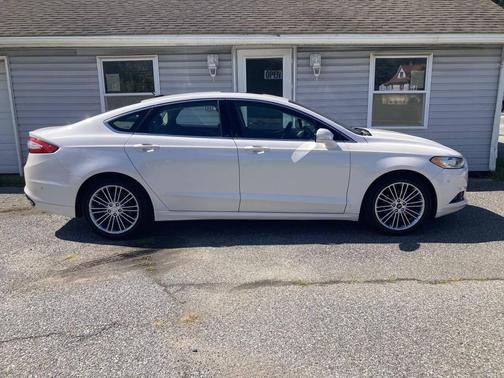 2013 Ford Fusion SE