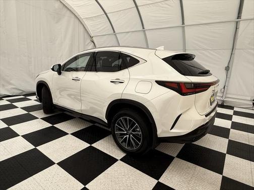 2025 Lexus NX 450h+ Luxury