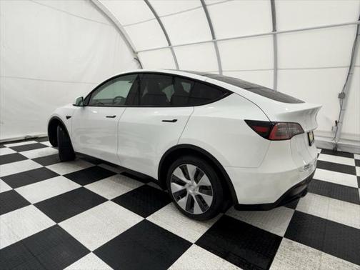 2021 Tesla Model Y Standard Range Rear-Wheel Drive