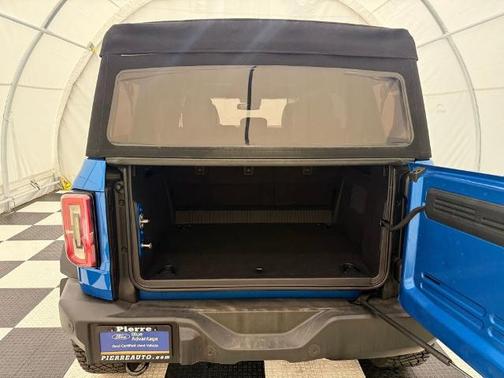 VELOCITY BLUE METALLIC 2023 Ford Bronco WILDTRAK