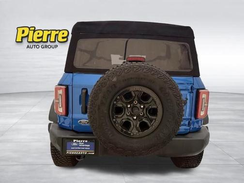 VELOCITY BLUE METALLIC 2023 Ford Bronco WILDTRAK