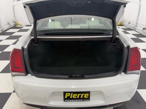 2023 Chrysler 300 Touring