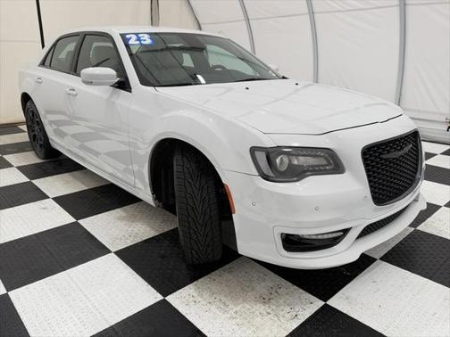 2023 Chrysler 300 Touring