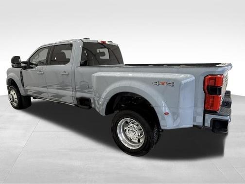 2026 Ford F-450 PLATINUM DRW
