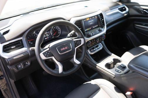 2023 GMC Acadia AWD SLT