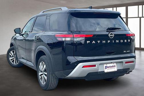 2025 Nissan Pathfinder SL 4WD
