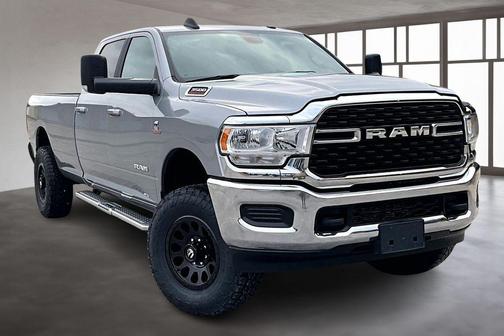 2022 RAM 3500 Big Horn Crew Cab 4x4 8' Box