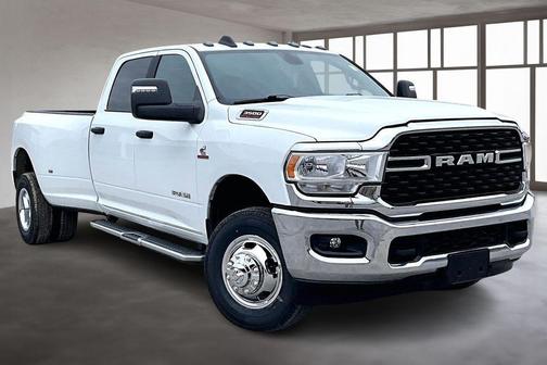 2024 RAM 3500 Big Horn Crew Cab 4x4 8' Box