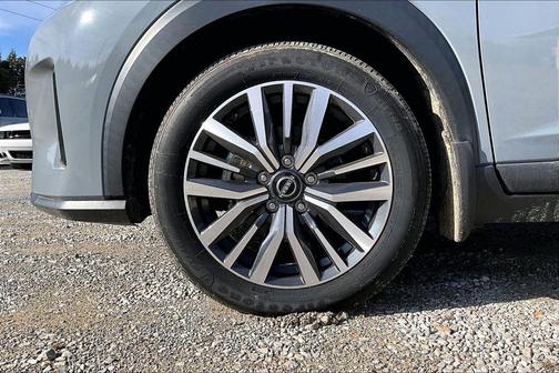 2022 Nissan Kicks SV