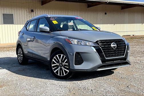 2022 Nissan Kicks SV