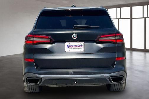 Tanzanite Blue II Metallic 2023 BMW X5 M50i