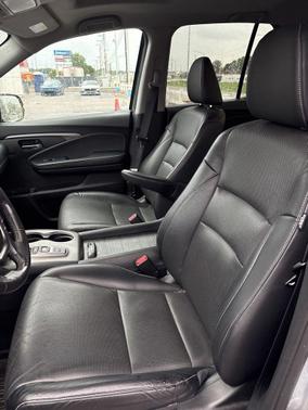 Lunar Silver Metallic 2023 Honda Ridgeline RTL-E