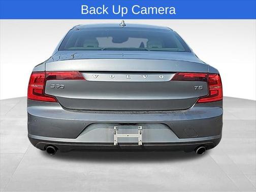 2018 Volvo S90 T5 Momentum
