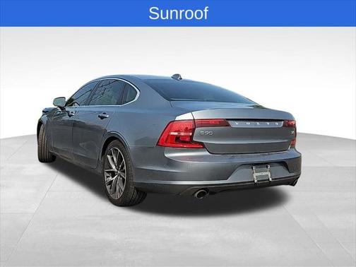 2018 Volvo S90 T5 Momentum