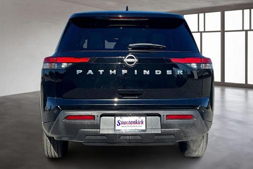 2022 Nissan Pathfinder S 2WD