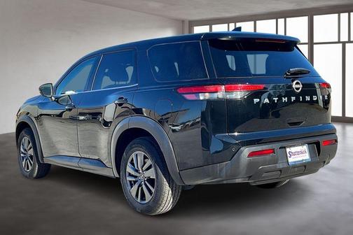 2022 Nissan Pathfinder S 2WD