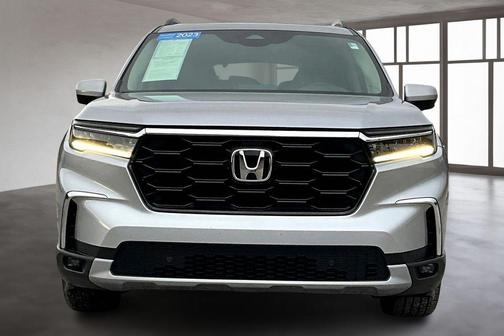 2023 Honda Pilot Touring 8-Passenger
