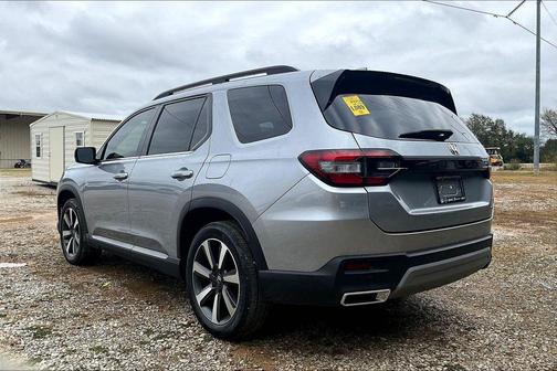 2023 Honda Pilot Touring 8-Passenger