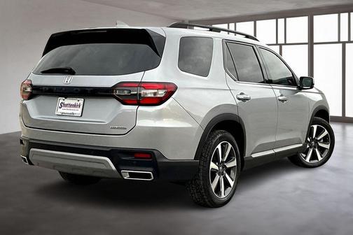 2023 Honda Pilot Touring 8-Passenger