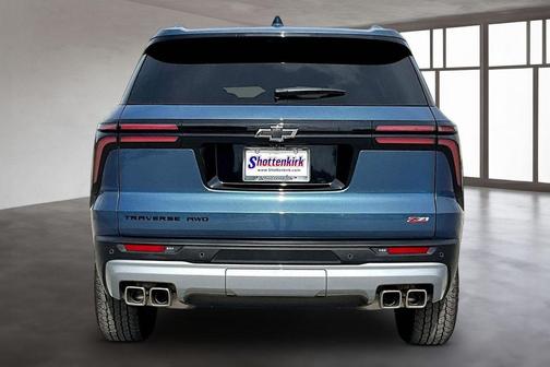 Lakeshore Blue Metallic 2026 Chevrolet Traverse AWD Z71