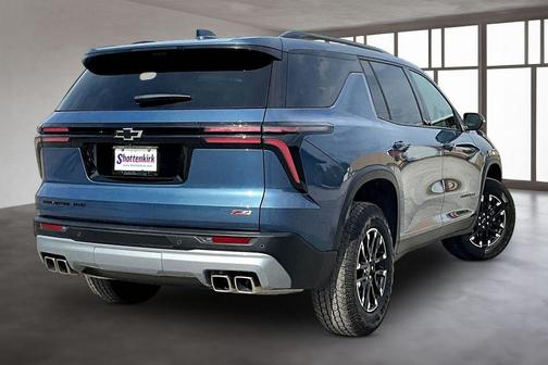 Lakeshore Blue Metallic 2026 Chevrolet Traverse AWD Z71