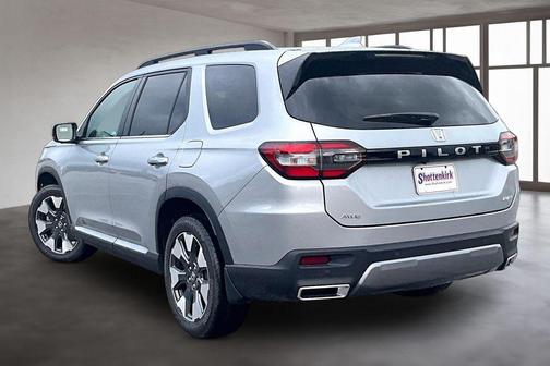 Solar Silver Metallic 2026 Honda Pilot Elite