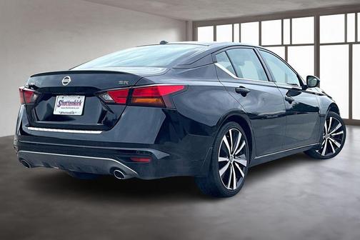 2022 Nissan Altima SR FWD