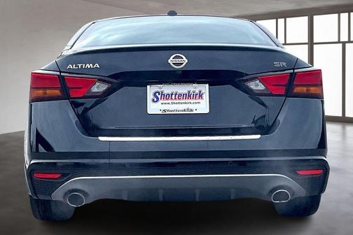 2022 Nissan Altima SR FWD