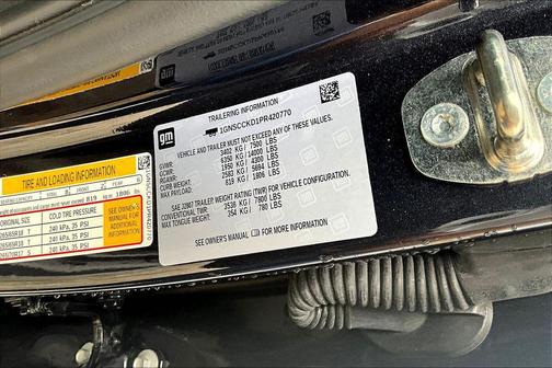 2023 Chevrolet Suburban LT