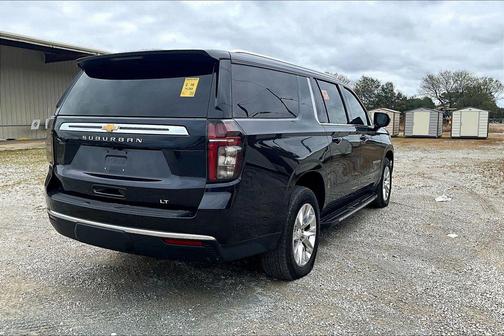 2023 Chevrolet Suburban LT