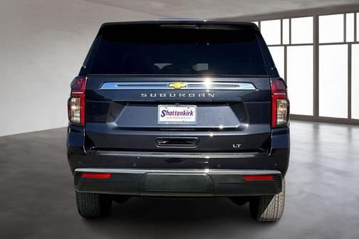 2023 Chevrolet Suburban LT
