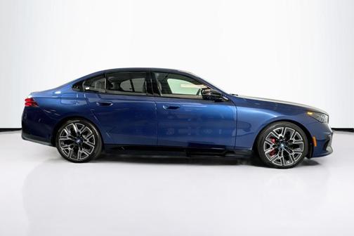2024 BMW i5 M60