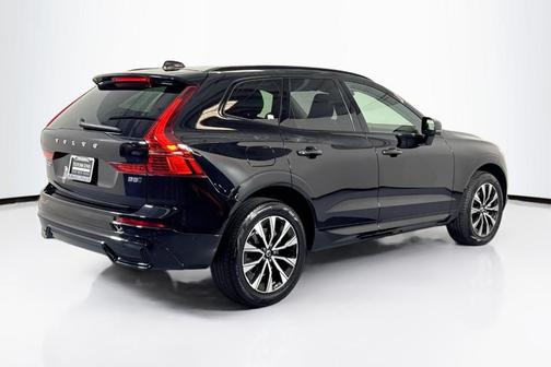 2025 Volvo XC60 B5 AWD Plus