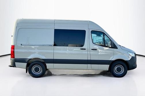 2026 Mercedes-Benz Sprinter 2500 144 WB Standard Roof Crew