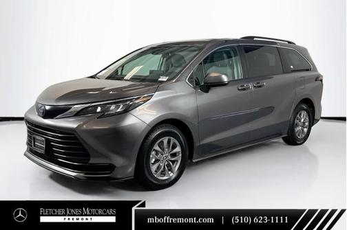 2024 Toyota Sienna LE