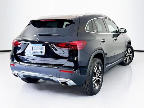 2025 Mercedes-Benz GLA 250 Base