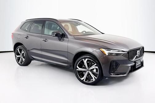 2022 Volvo XC60 B5 R-Design